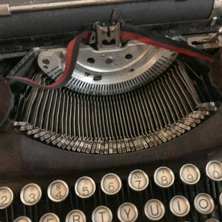 Vintage Underwood Standard Typewriter 4