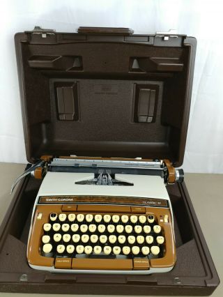 Vintage Smith Corona Classic 12 Portable Typewriter W/ Hard Case & Ribbon