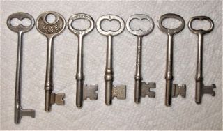 7 Antique Metal Skeleton Keys - 2 " To 3 1/4 " Long
