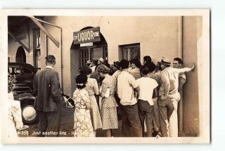 Hawaii Hi Rppc Real Photo 1930 - 1950 Line At City Liquor Store