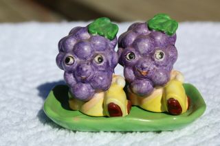 Vintage Anthropomorphic Grapes On A Tray Salt And Pepper Shakers - Japan