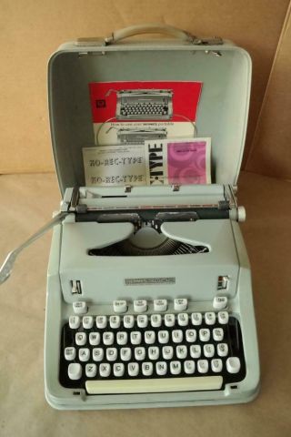 Vintage 1978 Hermes 3000 Seafoam Green Portable Typewriter Switzerland Nr