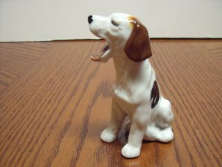 Royal Doulton Yawning /Barking Porcelain Dog H.  N.  1099,  Made in England 2