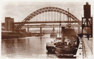 Newcastle - On - Tyne Four Bridges & " Titan " Paddle Steamer - R/p By Valentine
