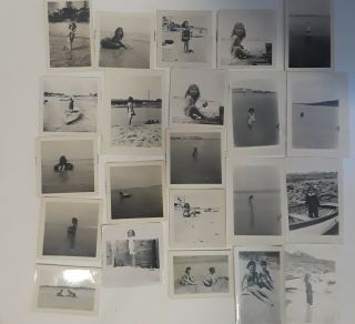 22 Vintage 40s B/w Photos Of Little Girls & Boys Playing At The Beach & Lake