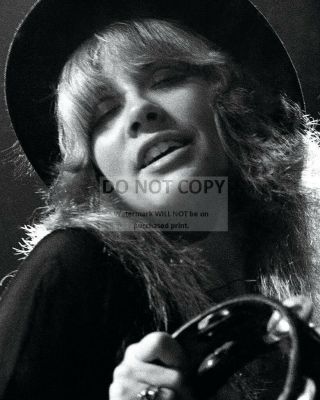 Stevie Nicks " The Queen Of Rock & Roll " Singer - 8x10 Publicity Photo (dd - 179)