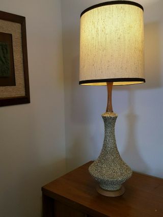 Vintage Mid Century Modern Ceramic & Wood Genie Table lamp Beige/Gold 34 