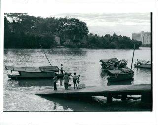 1988 Malaysia Kuching Ferry Sarawak River Water Taxi Dock Children Photo 8x10