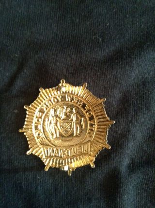 {RARE} VINTAGE OBSOLETE CITY OF YORK POLICE LIEUTENANT BADGE - GREAT FIND 5