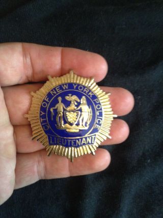 {RARE} VINTAGE OBSOLETE CITY OF YORK POLICE LIEUTENANT BADGE - GREAT FIND 7