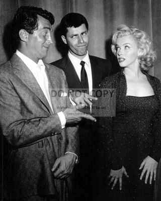 Dean Martin And Jerry Lewis Flirt With Marilyn Monroe - 8x10 Photo (aa - 893)