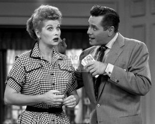 Lucille Ball And Desi Arnaz In " I Love Lucy " - 8x10 Publicity Photo (aa - 677)
