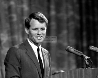 Robert Kennedy Appears Before Democratic Platform Committee 8x10 Photo (aa - 858)