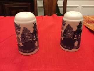 Rare Johnson Bros " Blue Willow " Salt And Pepper Shakers