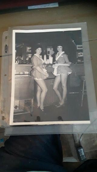 Vintage Photo: Pin - Up Girls Waitresses 1970 