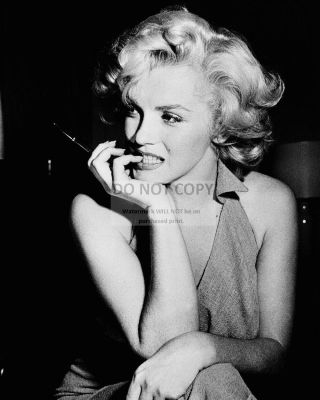 Marilyn Monroe Iconic Sex Symbol & Actress - 8x10 Publicity Photo (ww069)