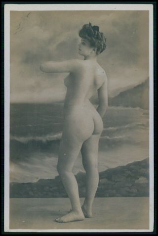 French Full Nude Woman Nudist Beach Big Butt Early 1900s Photo Postcard