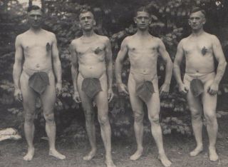1910/20s Nude Gay Men W/ Leaves Photo Naked Man Physique Male Soldiers Fun