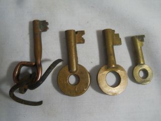 4 Antique Brass Keys Eagle Lock Co.  Possibly Railroad Padlock Keys? Terryville