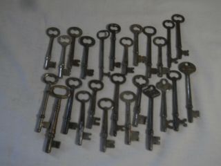 25 Antique Vintage Skeleton Keys Sager Reo Russwia Corbin Fenn Norwalk Lockwood