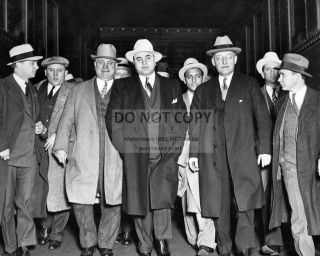 Al Capone With The " Chicago Outfit " Legendary Gangster - 8x10 Photo (rt780)