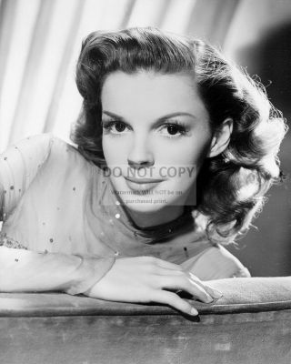 Singer And Actress Judy Garland - 8x10 Publicity Photo (aa - 000)