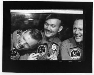 Apollo 11 / Orig Nasa 8x10 Press Photo - Astronauts In Quarantine Trailer