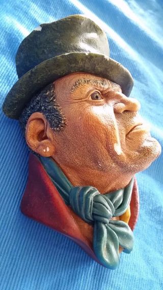 BOSSONS HEAD BILL SIKES OLIVER TWIST VINTAGE WALL PLAQUE CHALKWARE 1964 5 1/2 