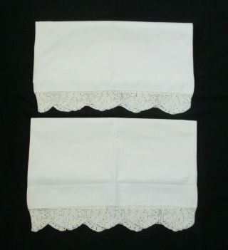 Vintage Pair White Pillowcases Hand Crochet Scallop Trim Edge Vintage