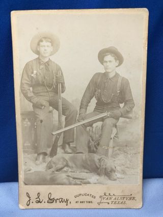 Antique 1889 1910 Cowboy Hunting Weapons Cdv By J.  L.  Gray In Van Alstyne Texas