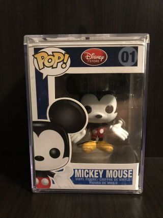 Disney Store Red Label Mickey Mouse Funko Pop 01