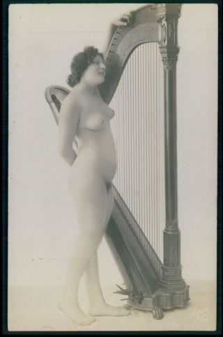 French Nude Woman Cold 1920s Gelatin Silver Photo Postcard Aa21