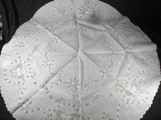 Vintage Madeira Wht Linen 42 " Round Tablecloth,  Table Topper Hand Emb Butterflies