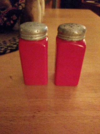 Vintage Red Painted Black Dutch Boy And Girl Milk Glass Salt And Pepper Shakers 2