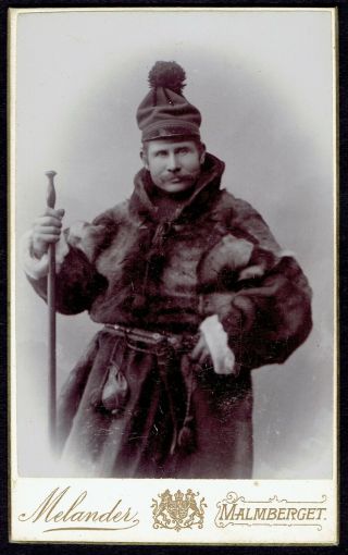Cdv Photo Man In A Fur Coat Lapland Sápmi Traditional Costume Fashionrare (4209)