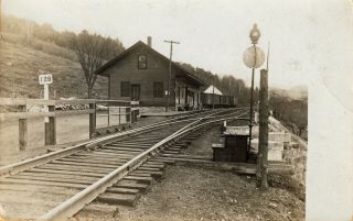 Cavendish,  Vt Rppc View Of The Railroad Station C1910