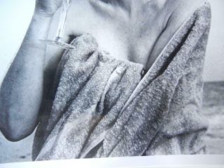 Black & White Marilyn Monroe 8 x 10 Glossy Photograph REPRINT Towel,  Wine 3