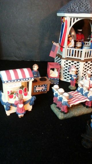 Department 56 Heritage Village Music Box Stars and Strips 4