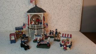 Department 56 Heritage Village Music Box Stars and Strips 8