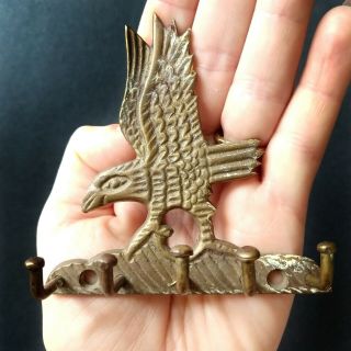 Vintage Brass Eagle Key Holder 5 Hooks 3.  5 Inch Wall Hanging Patriotic Organizer
