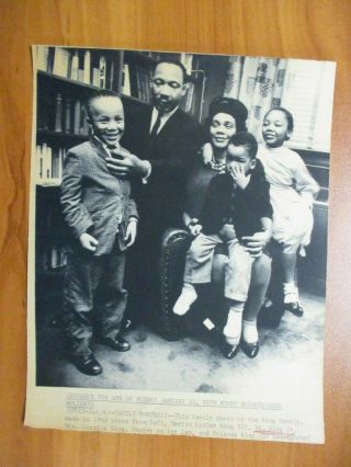 Vintage Wire Press Photo - Mlk Jr,  Mlk Iii,  Coretta Scott,  Dexter & Yolanda King