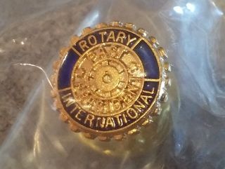 Rotary International Lapel Pin 7/16 Diameter Small Pre - Owned Past President