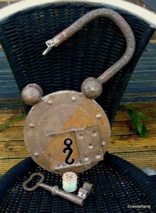 Large Vintage Padlock & Key 2