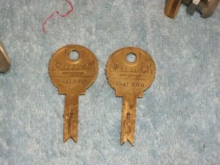3 Vintage Locks With 2 Keys Duncan Miller Model 60 Parking Meter Locks GC 5