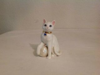 Lenox Cat With Ball Of Yarn And Blue Birthstone In Collar