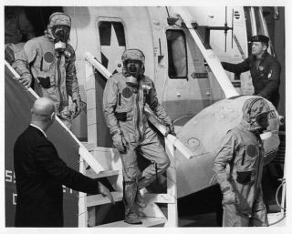 Apollo 11 / Orig Nasa 8x10 Press Photo - Astronauts Exit Helicopter