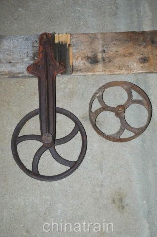 Vintage Antique Maple Sugar House Shed Door Rollers Wheels Cast Iron Steam Punk