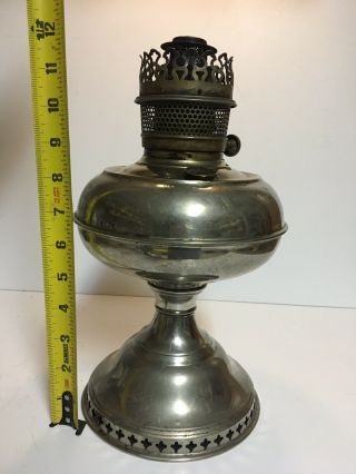 Antique (1880 - 1910 ' s) B&H BRADLEY HUBBARD Oil Kerosene Lamp Base & Globe 21 