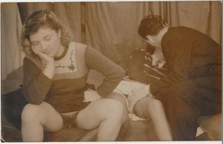 1930s Amateur Nude Lesbian Girls / Threesome Photo Pc Lesbians Kiss Lingerie Man
