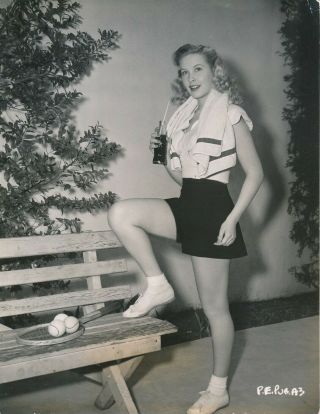 Penny Edwards 1948 Sexy Leggy Cheesecake Press Photo Drinking A Coke